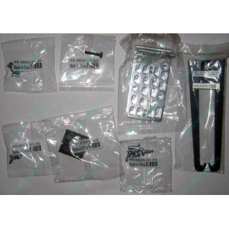 Комплект креплений для маршрутизаторов Cisco Catalyst: уши (уголки) в Новочебоксарске, болты в Новочебоксарске, ножки в Новочебоксарске, держатель для кабеля (Новочебоксарск)